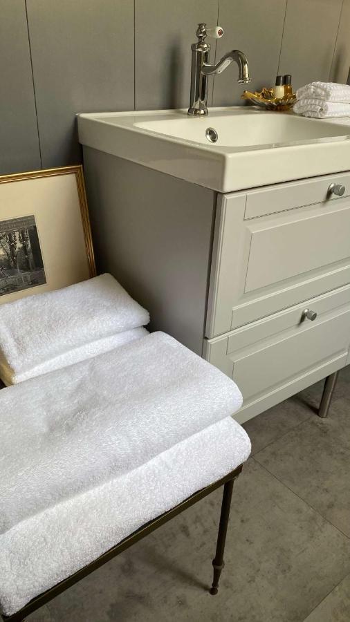L'Appartement By Merveilles De Marie Lons-le-Saunier Bagian luar foto